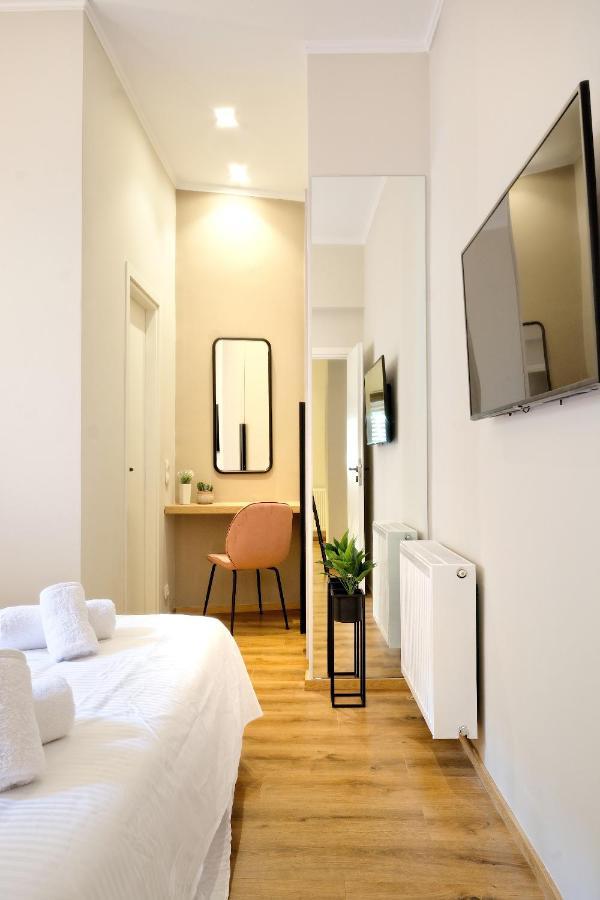 The Flirty Athens Apartment Екстер'єр фото